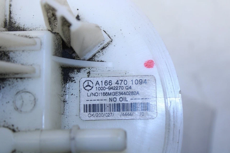 Conjunto de bomba de combustible Mercedes-Benz ML350 2012-2015 3,5 L 166-470-10-94 FABRICANTE DE EQUIPOS ORIGINALES Foto 2 de 4