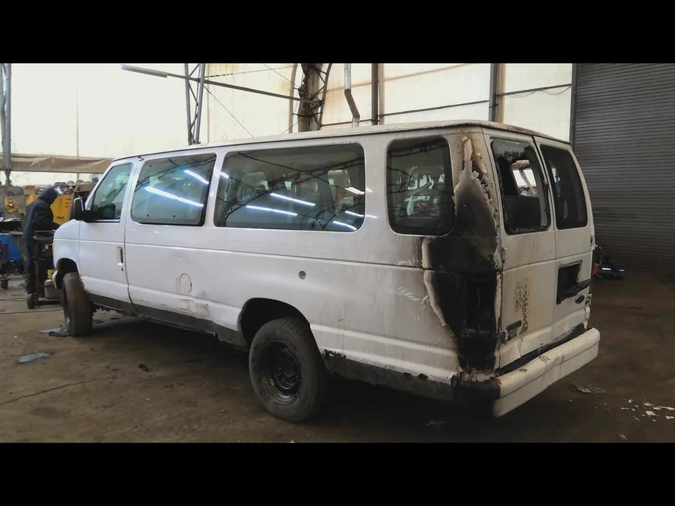 Rear Axle 9.75" Ring Gear Semi-floating Axle Fits 01-07 FORD E250 VAN 6392866 Foto 4 de 4