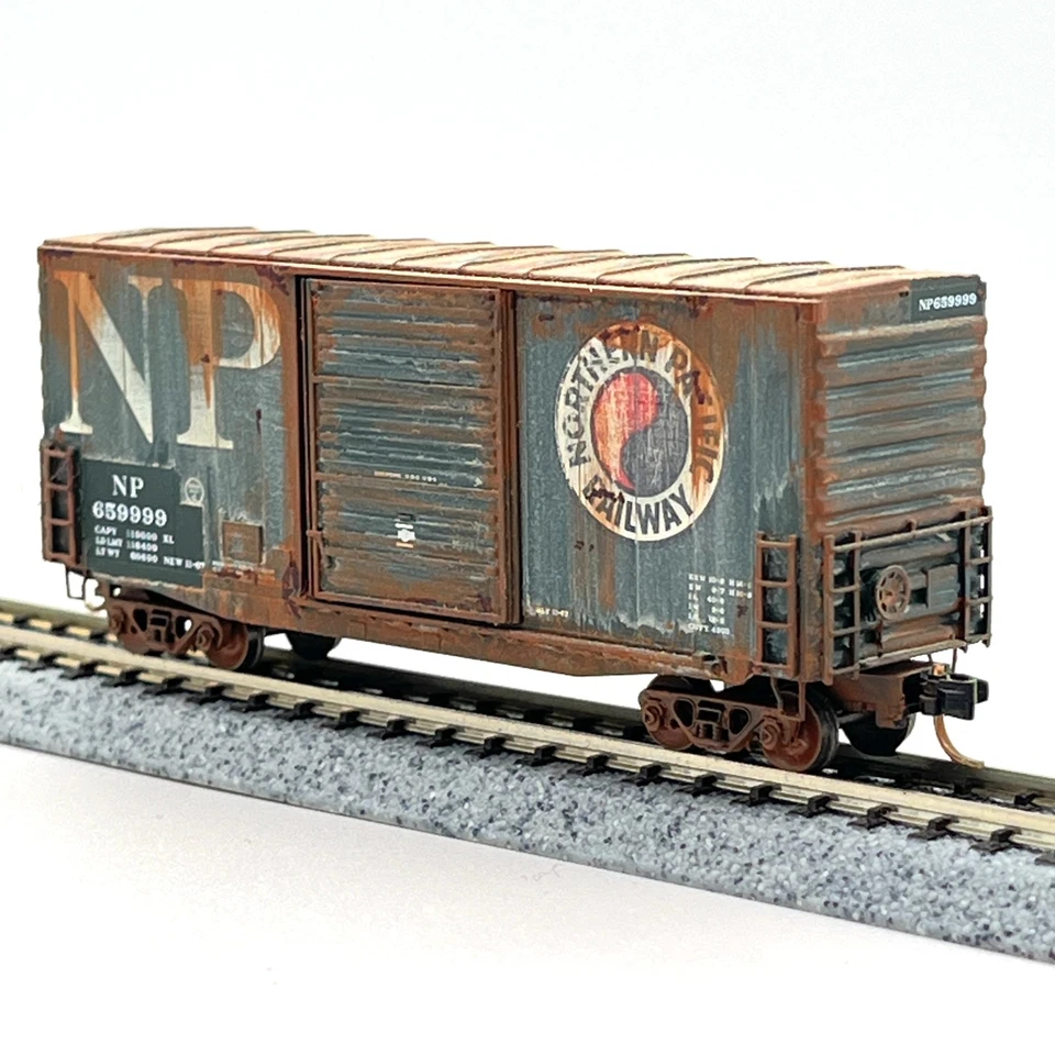微型火车 N 比例北太平洋 Hy-Cube Boxcar 定制风化 NP 659999 — 第 2/4 张图片