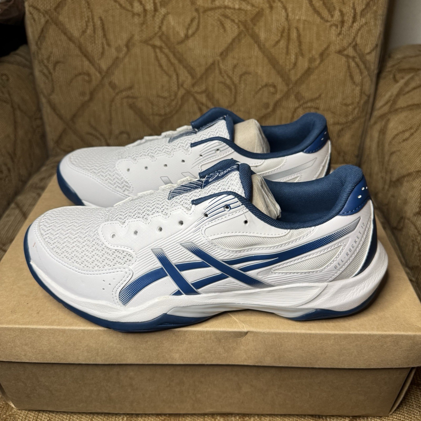 Asics Gel Rocket 12 Blanco Mako Azul - 1071A116-100 Nuevo Talla 9 Faltan Cordones