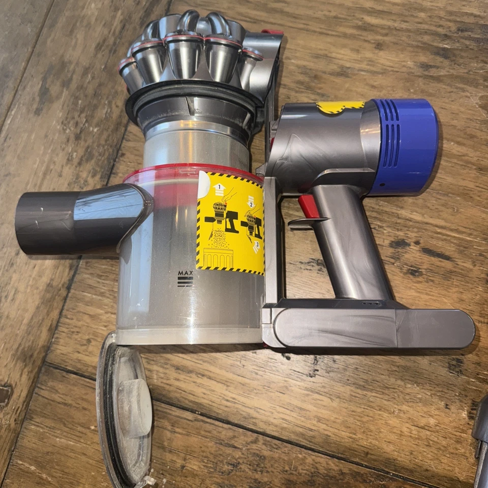 Genuine Dyson V8 Animal+ Cordless Stick Vacuum Silver w Accessories  - Image 2 of 2