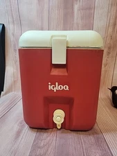Vintage Igloo Cooler ICE Box 1-Gallon Cube Square Water Jug Spout & Clasps Red