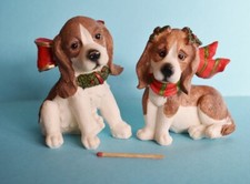 Figur Paar Hunde Basset ?Beagle ? Spaniel ?  mit Schleife Kranz Weihnachten Deko