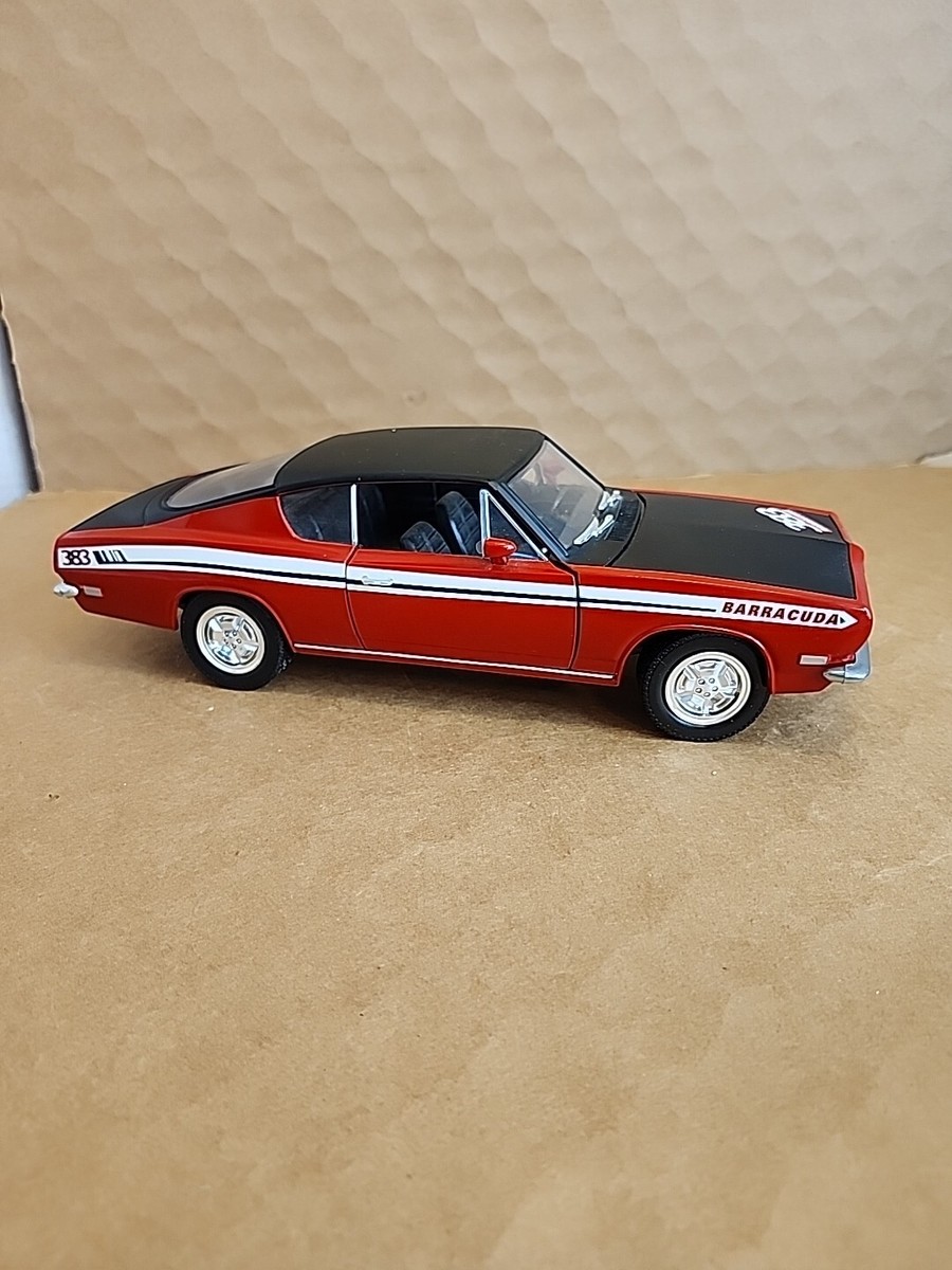 1969 Plymouth Barracuda 1/18シルバー　稀少品 Review of 1/18 Plymouth Barracuda by Yatming - YouTube