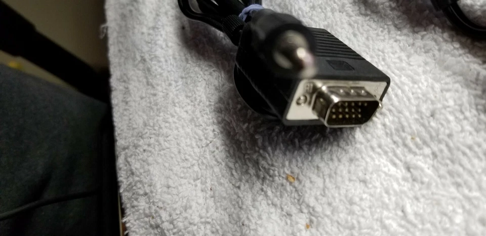 Space Shuttle Z 20FT DVI-I Male to VGA Male Video plus 3.5mm Stereo Audio cable  - Image 3 of 4