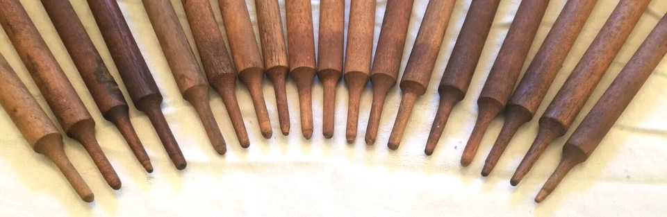 Antique Wood Spinning Needles 14.5" long Lot of 18 Whorls - Image 2 of 4