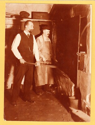 um 1890 Sepia Großphoto Echtphoto SACHSEN - Handwerker AM OFEN  - (225 x 165 mm)