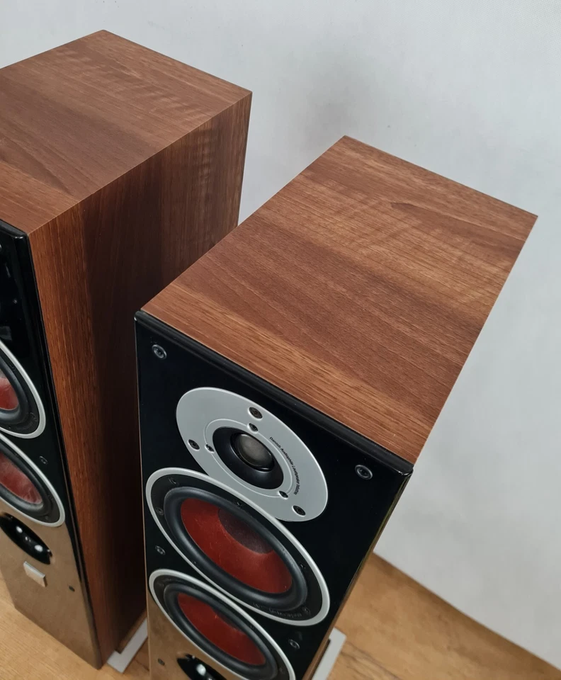 Dali Zensor 5 - stereo speakers in Walnut - Immagine 3 di 4