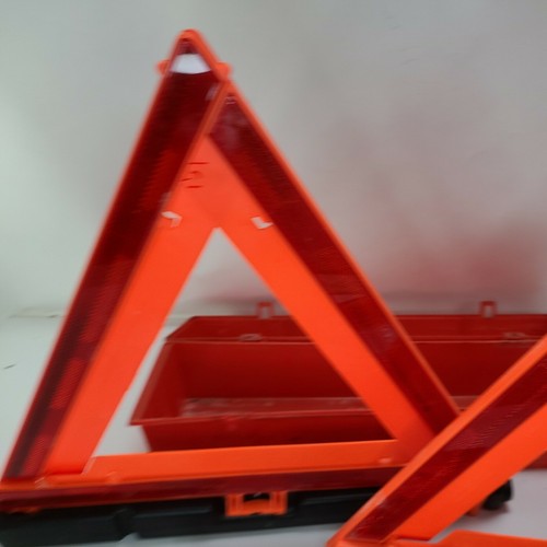 Reflective Triangle Set Highway Safety Emergency Warning Fleetrite Trikit w/ box - Picture 4 of 7
