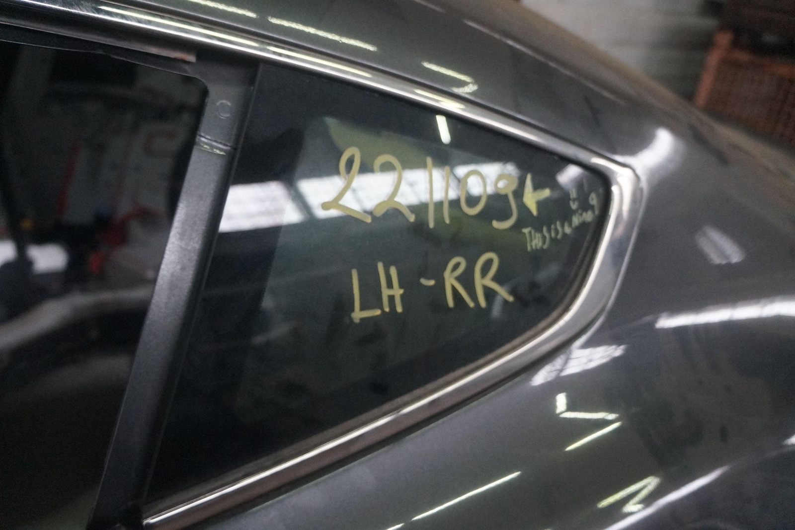 Rear Left Quarter Panel Window Glass Coupe 6G33-C29751-BA Aston Martin Vantage