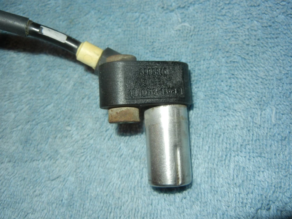 Sensor de rueda ABS trasero derecho SAAB 9000 # 8965840 1985 - 1989 ATE Z Foto 3 de 4