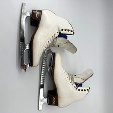 SP-Teri Figure Skates John Wilson Pattern 99 blades 8 1/2 AA White Lace-Up Pair