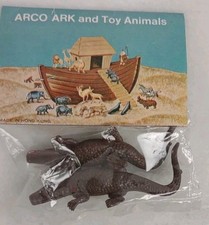 1970s ARCO NOAH'S ARK Alligator Crocodile 2 piece Plastic Animals NOS SEALED