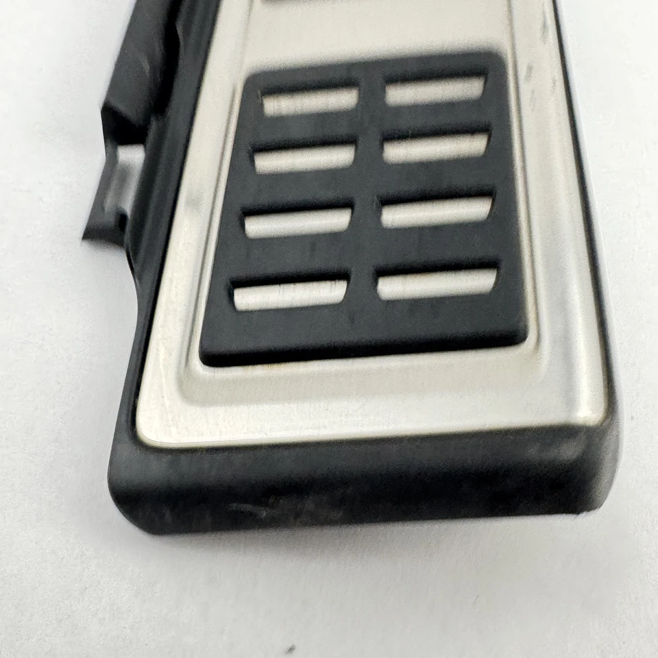 Cubierta reposapiés pedal muerto Volkswagen GTI Golf R 5Q1864551A OEM 2015-2020 Foto 3 de 4