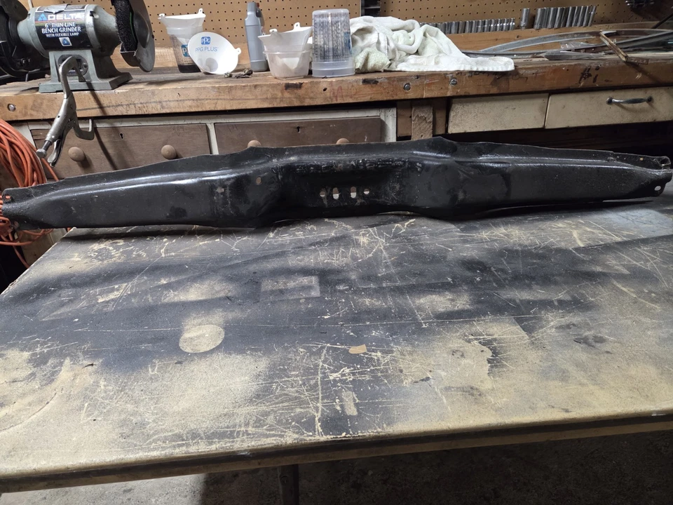 Поперечный элемент коробки передач 68-72 Oldsmobile cutlass/442. - Изображение 2 из 4