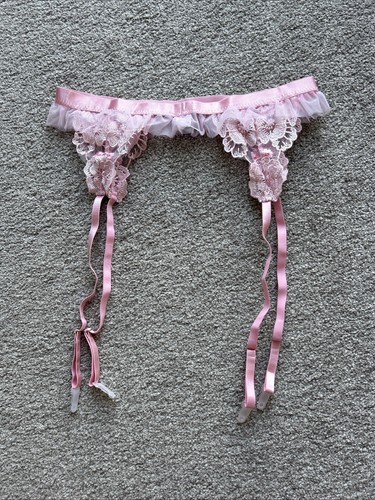 Sexy Lace Lingerie Set Embroidered Wired Bra Thong Suspenders Pink UK 12-14 - Picture 8 of 14