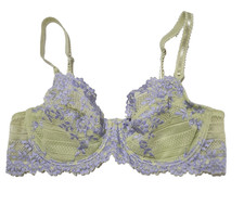Wacoal Bra Size 32C Embrace Lace Unlined Full Coverage Embroidered Floral 65191