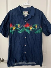 Paradise Found Vintage Men’s Blue Hawaiian Short Sleeve Button Down Shirt