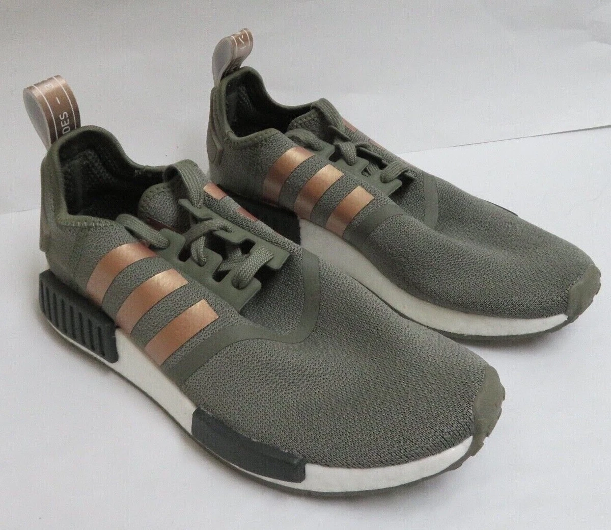 Womens nmd r1 clearance athletic shoe olive/copper