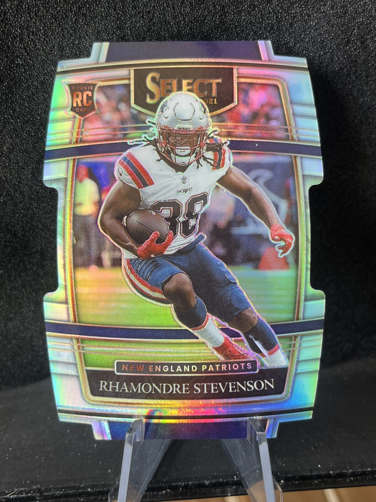 2021 Panini Select Rhamondre Stevenson Concourse Level Silver Prizm Die-Cut RC