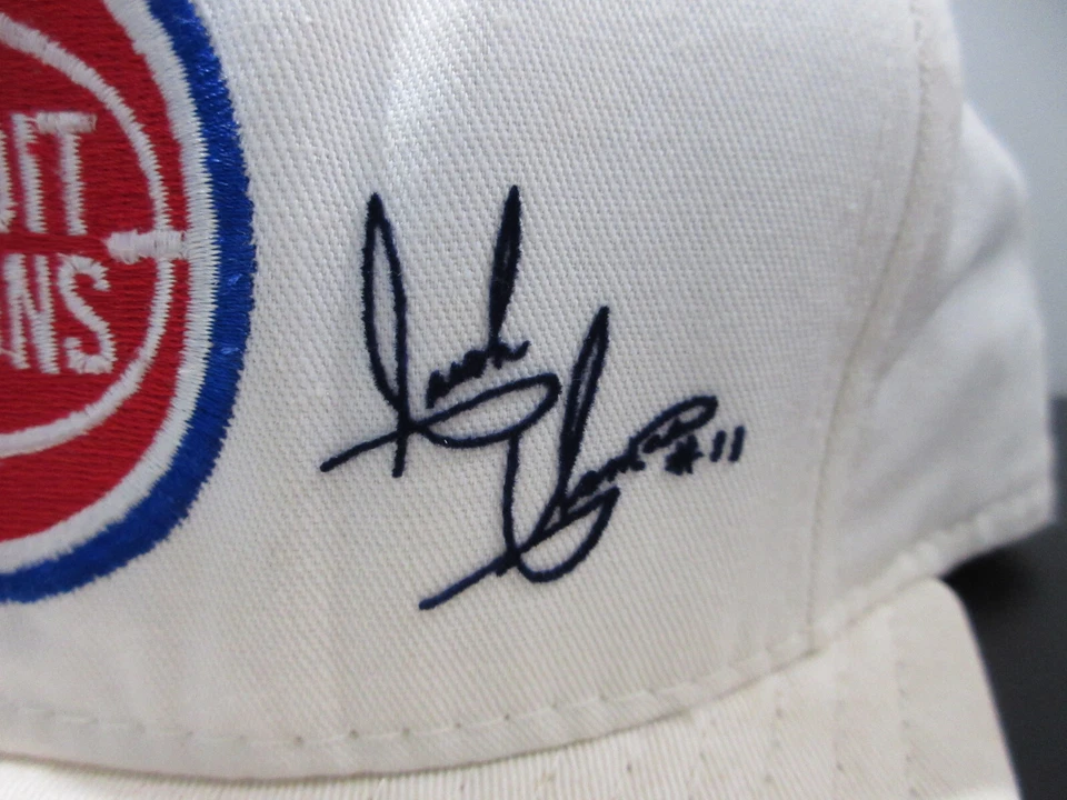 DE COLECCIÓN Detroit Pistons Gorra Gorra Snap Back Blanco Isiah Thomas Baloncesto Hombres Años 90 Foto 3 de 4
