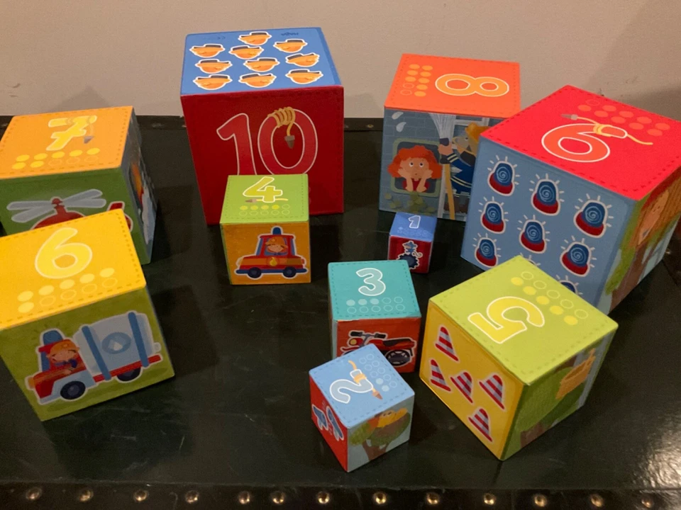 Cubos de anidación y apilamiento de cartón resistentes HABA con números Foto 2 de 2