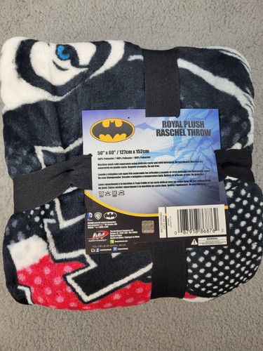 DC Comics Warner Brothers Batman Red Knight Super Plush Throw Blanket 46"x 60" - Picture 3 of 4