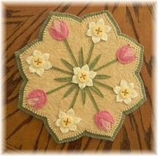 Spring Blossoms Penny Rug/Candle Mat Tulips Daffodils PATTERN