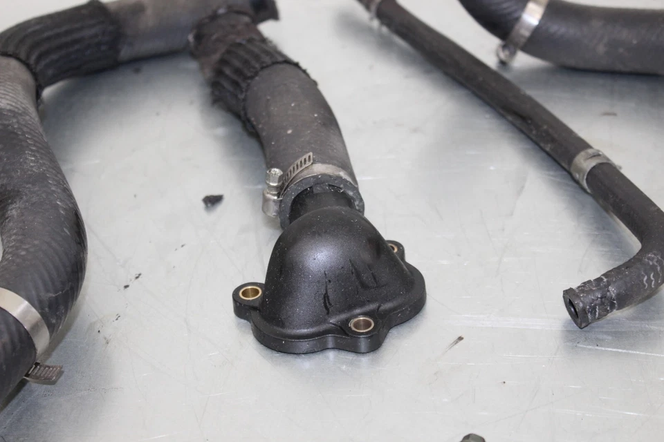 Комплект труб для шланга радиатора охлаждающей жидкости 03 04 2003 2004 Suzuki Gsxr 1000 - Изображение 3 из 4