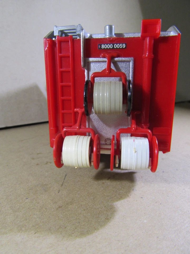 478W New-Ray Cold Processed Man F2000 Vigili Del Fuoco Truck - Firefighters 1:43 - Image 3 of 4