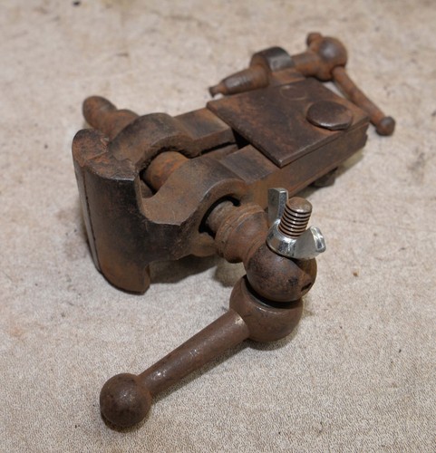 Antique blacksmith forged fancy small vise 2 1/2" jaw collectible jeweler tool - Picture 6 of 8