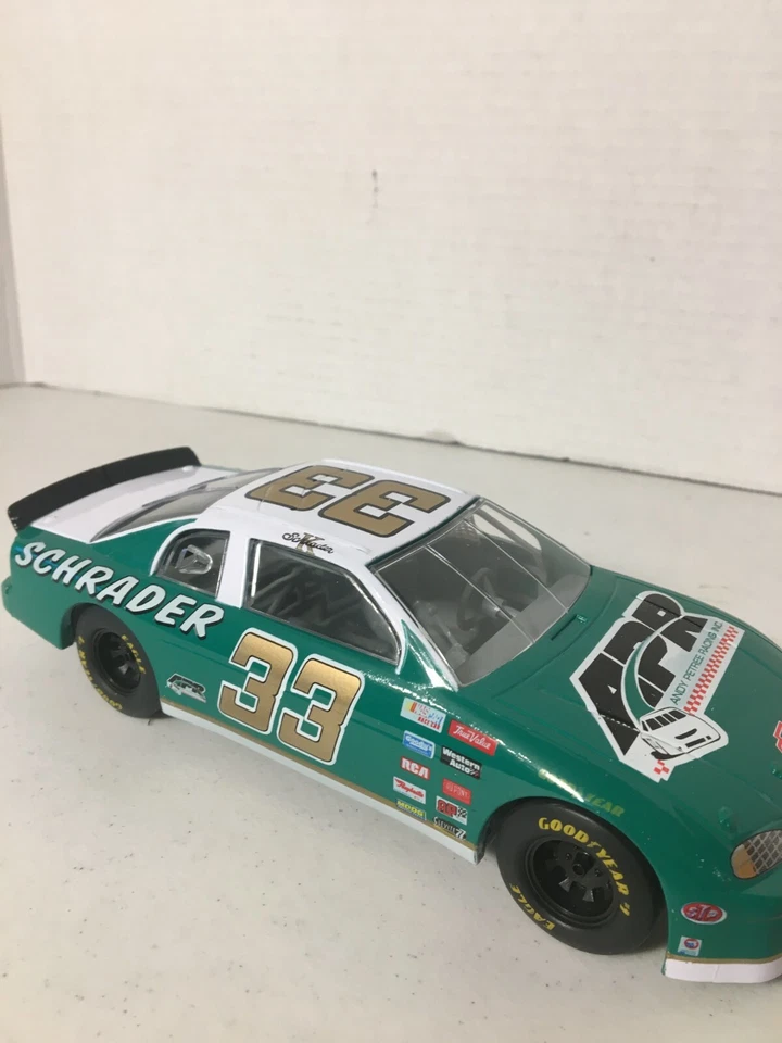 Coches diecast Racing Champions 1/24 edición limitada serie Gold. #8 Ken Schrader Foto 2 de 4