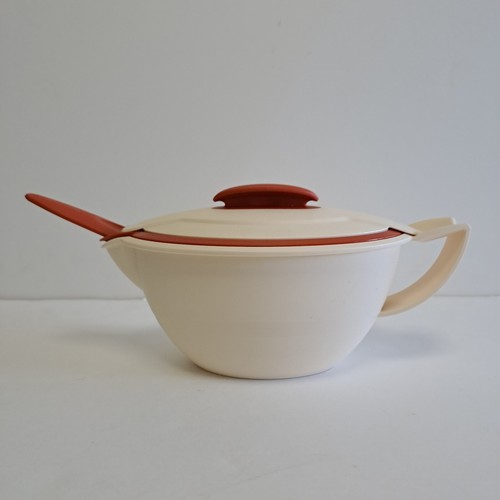 TUPPERWARE Insulated Saucy Server Gravy Boat Sauce 550 ML 5168A1 with