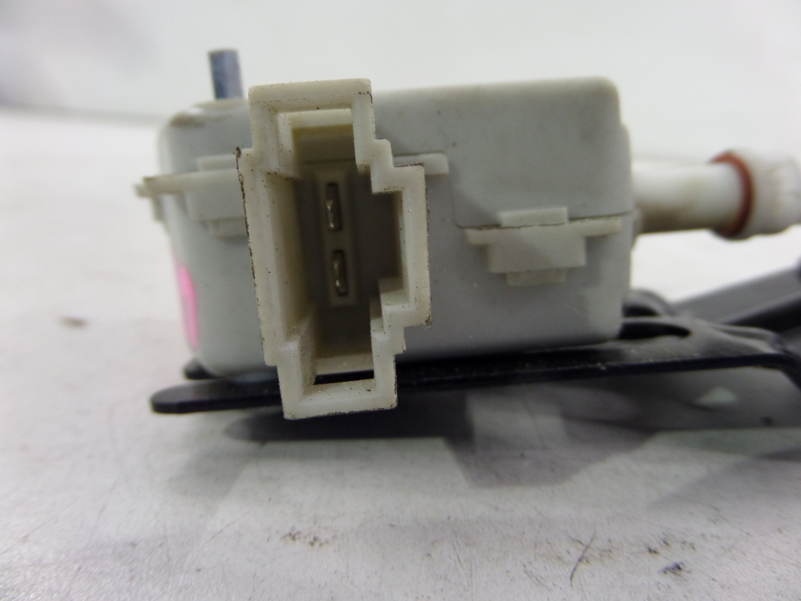 Audi TT Fuel Door Release Actuator MK1 0005 OEM 1C0 810 773 eBay