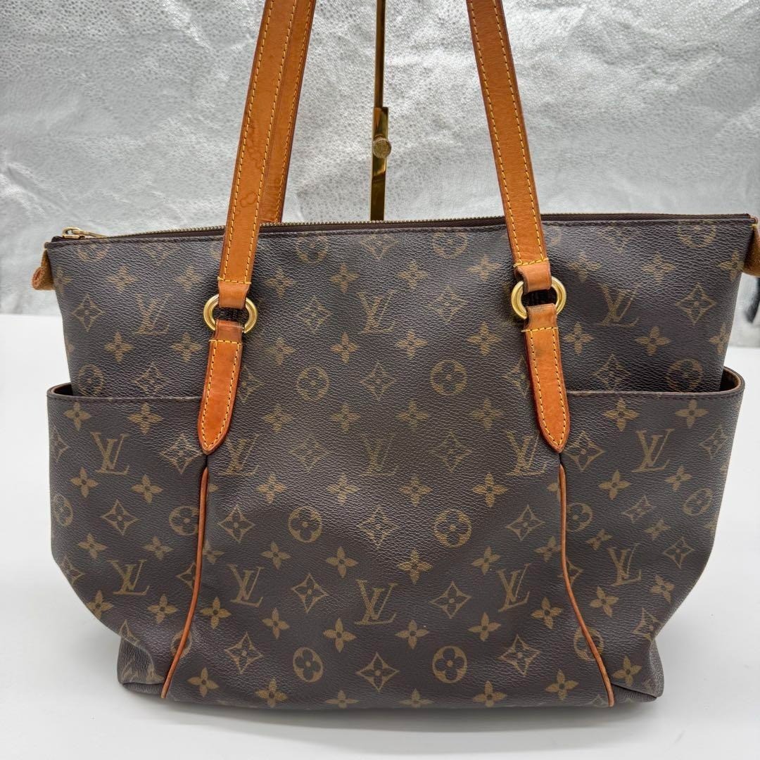 Louis Vuitton Totally MM Monogram トートバッグ Authentic LOUIS VUITTON Monogram Totally MM Tote Bag M56689 from
