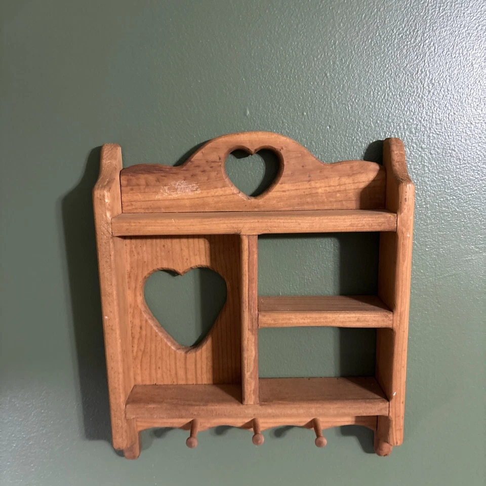 Estante de pared de madera vintage Heart Knick Knack baratija 3 ganchos Cottagecore Foto 4 de 4