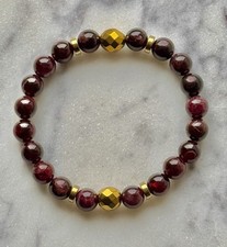 LATEST GENUINE 8MM GARNET STONES & GOLD HEMATITE STRETHABLE GOOD LUCK BRACELET