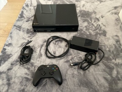 Original Xbox One Console 500gb with Controller and Cables