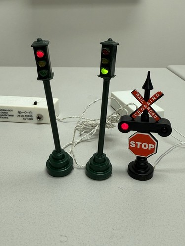 Lemax Carole Town Village Collection Traffic Light Battery Operated & Stop Sign