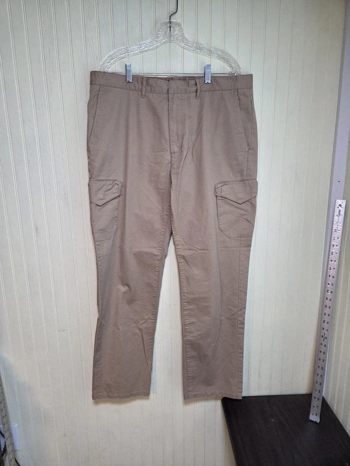 Pantalones cargo JF J Ferrar ajustados para hombre 38x32 caqui tostado frente plano informales clásicos Foto 2 de 4