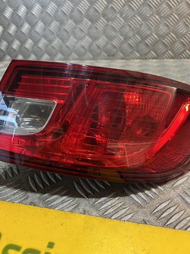 2012-16 Reanult Clio MK4 Offside Driver Rear Outer Light 265502631R - Picture 3 of 16
