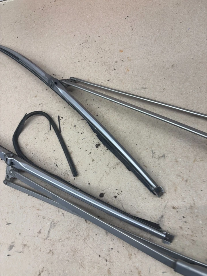 1968 69 GM CATALINA BONNEVILLE BUICK OLDS PONTIAC LIMPIAPARABRISAS BRAZOS CONJUNTO DE PARES Foto 4 de 4