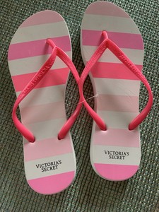 victoria secret flip flops
