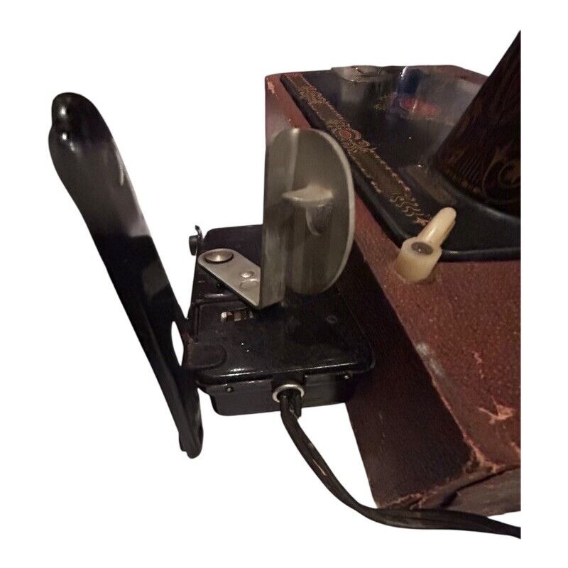 Vintage Singer Sewing Machine Year - 1917 Model # 66 Red Eye Vintage Singer Sewing Machine Year - 1917 Model # 66 Red Eye