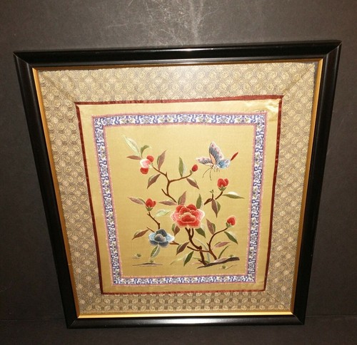 Pannello di seta vintage cinese ricamato a mano farfalla e fiori incorniciato - Foto 2 di 6