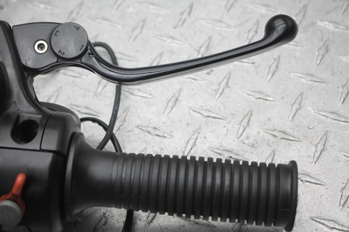 2004 BMW R1150GS ADVENTURE ABS RIGHT BRAKE MASTER & BAR SWITCH - Picture 21 of 24