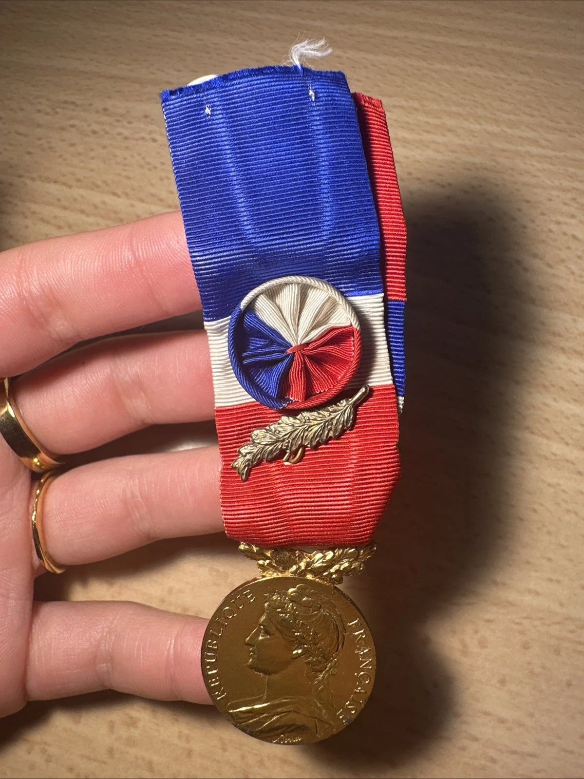 Médaille À Ruban Ministre Des Affaires Sociales, 1973 À Identifier