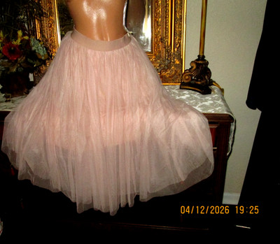 Esley Blush Pink Tulle Midi Skirt | Elastic Waist | Ballet Core NEW w/tags Med
