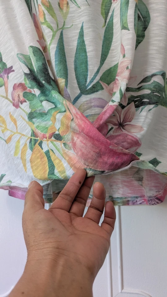 Blusa Tryst "EUA" Feminina Estampa Floral e Botânica Tamanho P Manga Curta  - Imagem 3 de 4