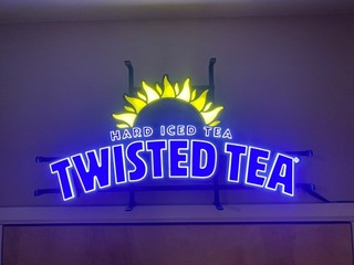 Letrero iluminado LED de té helado duro Twisted Tea